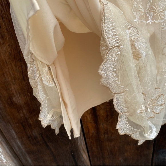 Talbots Ivory Tulle Overlay embroidered Skirt with side zipper. Size 6 NWOT - Picture 6 of 10